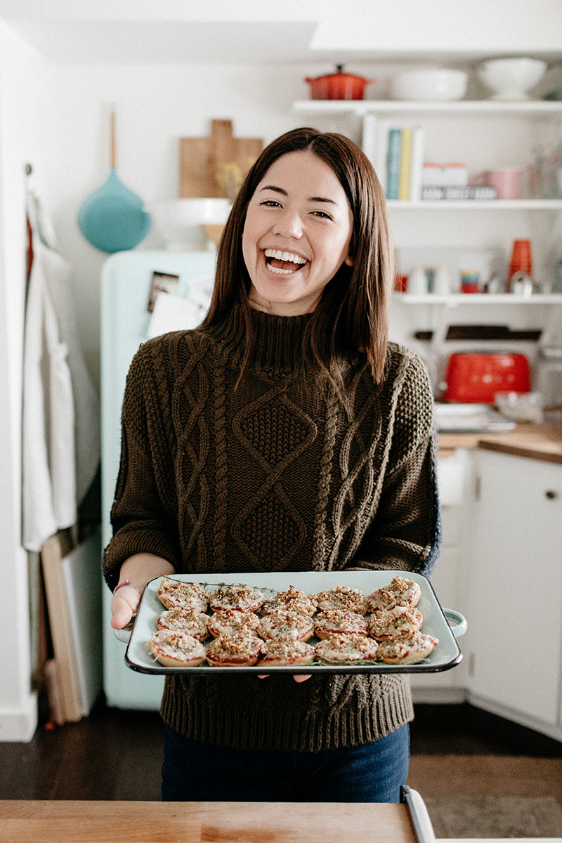 molly_yeh_cabotcheese_pizzabagels-72.jpg