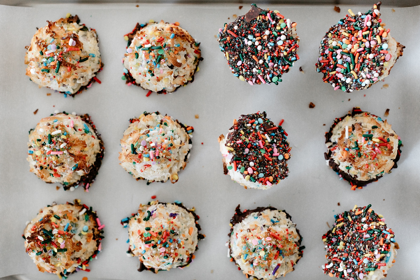 molly-yeh-funfetti-macaroons-32.jpg