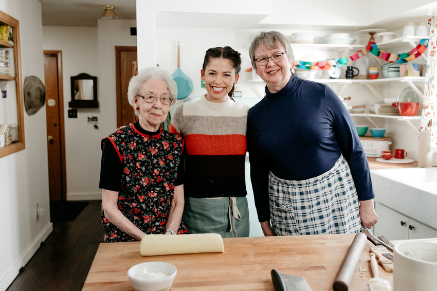 Host Molly Yeh, with her aunts pose.jpeg