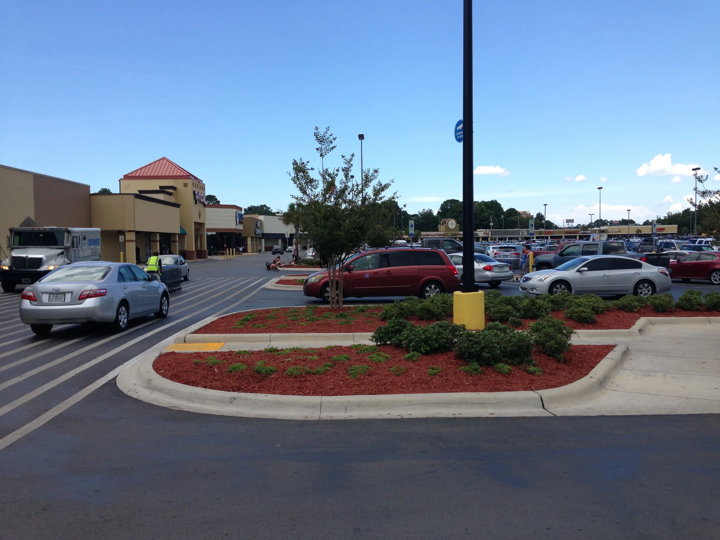Walmart on 23rd St Panama City Mulch Change out