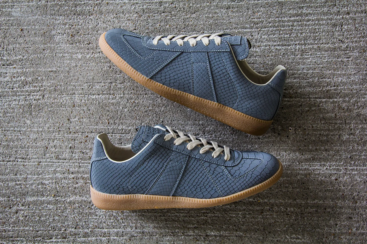 maison-martin-margiela-2013-fall-winter-grey-reflective-replica-sneaker-1.jpg