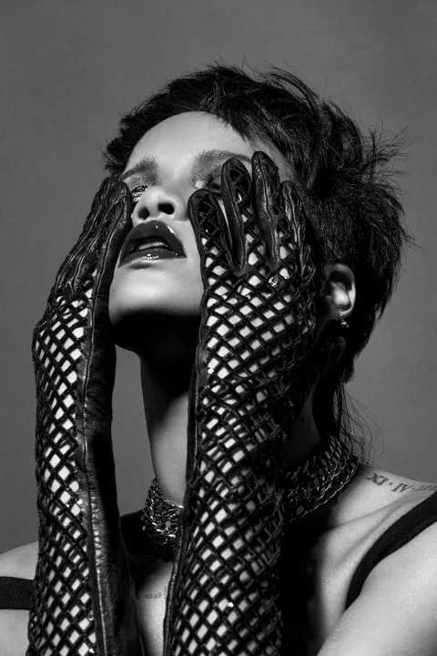 032c-magazine-rihanna-04.jpg