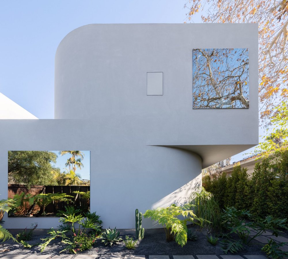 radius-house-pentagon-california-architecture_dezeen_2364_col_3-1704x1530.jpg