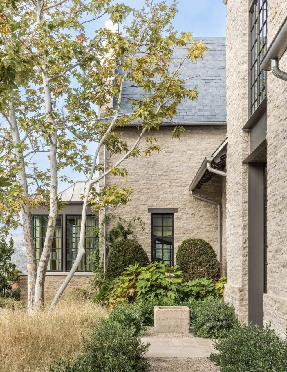 McAlpineBooth_Spaniciatti_EntryExterior3_0082 Large.jpeg