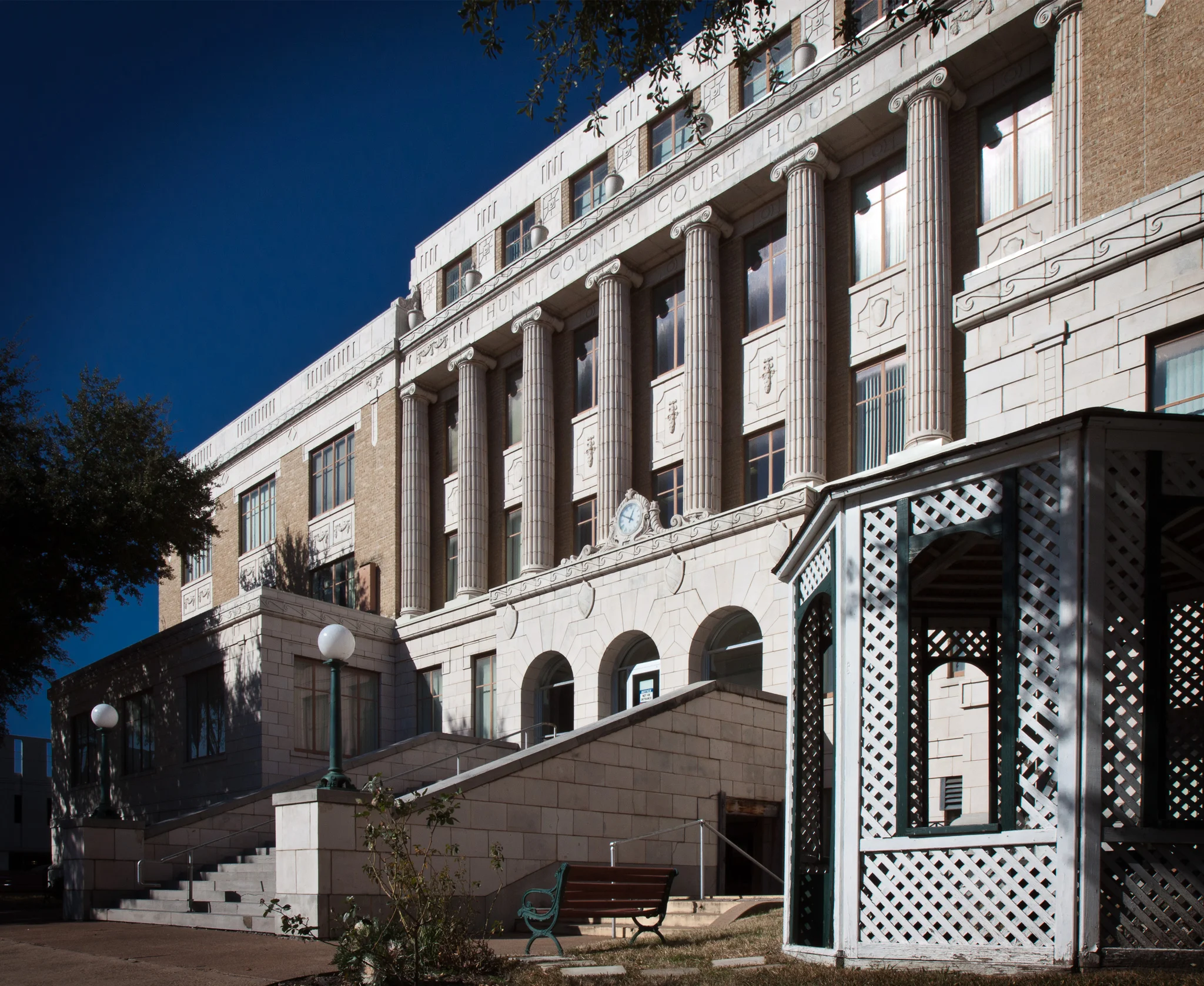 Hunt-County-Courthouse.jpg