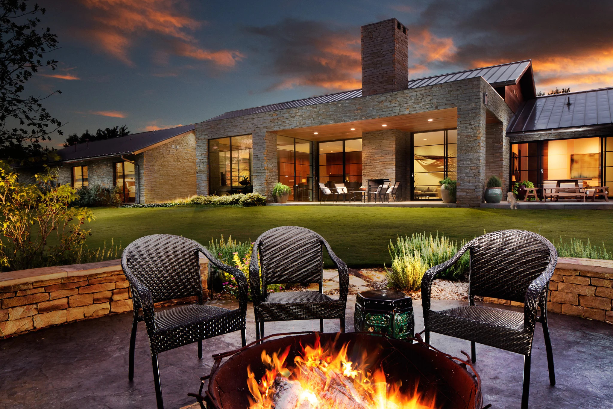 Hallman-House-Westlake-Backyard-COMBO-REV-2048px.jpg