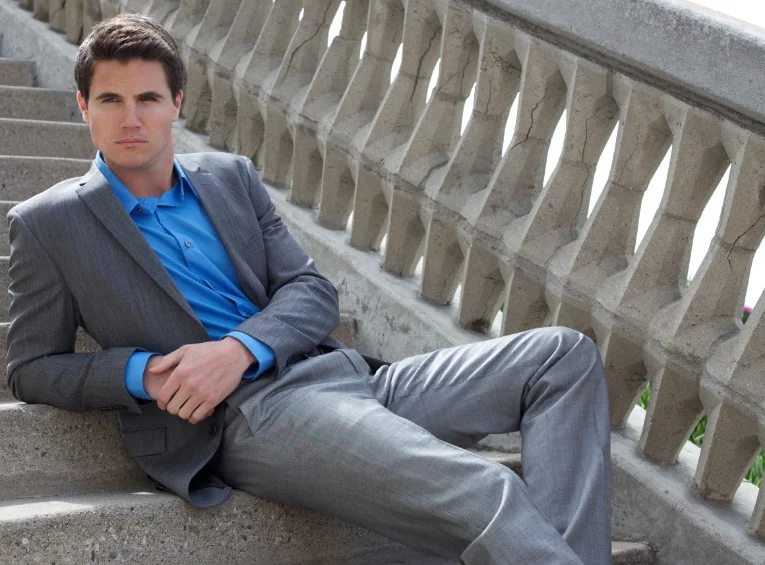 Robbie Amell2.jpeg