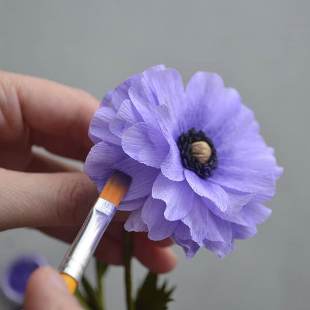 It's a beautiful day to go out and VOTE! 🗳️
Es un bello d&iacute;a para salir a VOTAR! 🗳️
.
.
#madewithlia #paperflowers #paperart #papercraft #bostonpaperflorist #paperbouquet #bostonpaperflowers #paperflorist #madetocreate #imsomartha #makersbiz 