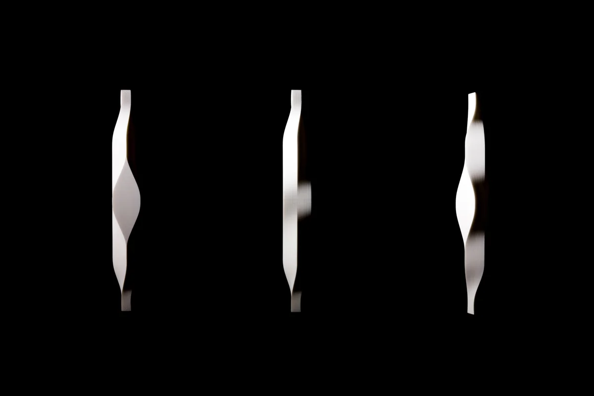 05/09/2016빛과 어둠 사이에서 춤추다.I am dancing between light and darkness.&nbsp;