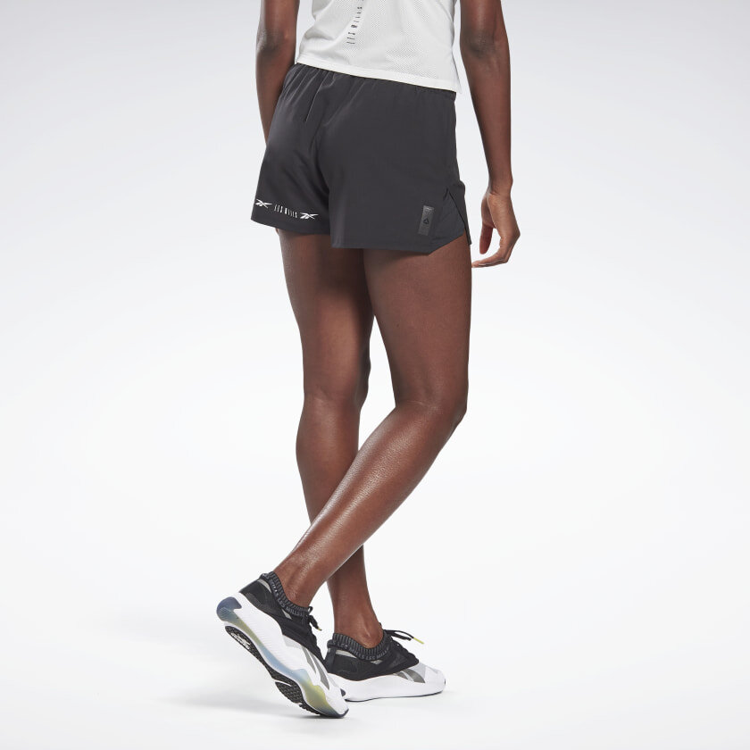 LES_MILLS(r)_4_Inch_Epic_Shorts_Black_GE1018_03_standard_hover.jpg