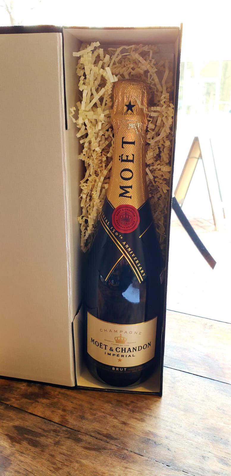 Standing Ovation One Moet & Chandon Imperial Champagne Gift Basket