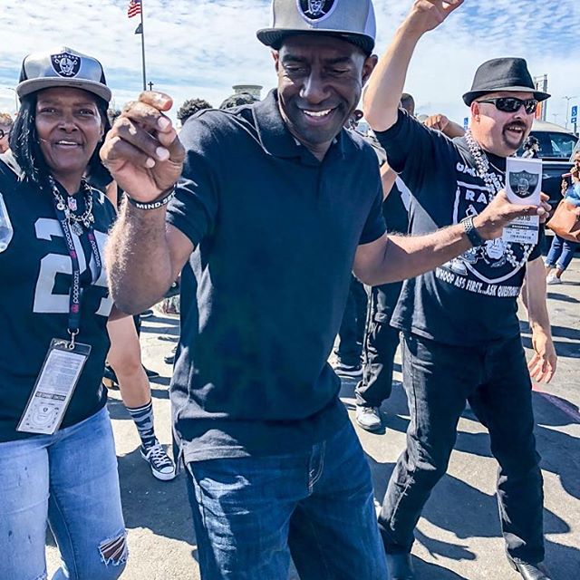 Dropped in on &lsquo;em like Cousin Pete. Enjoying Raider Nation before the move to Vegas.  #wobblebaby #raidersnation #raiderswag #oaklandraiders #raidersallday #cousinpete
