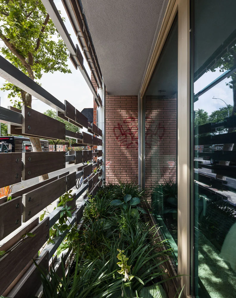 Facade details of Casetta building in Williamsburg by ODA