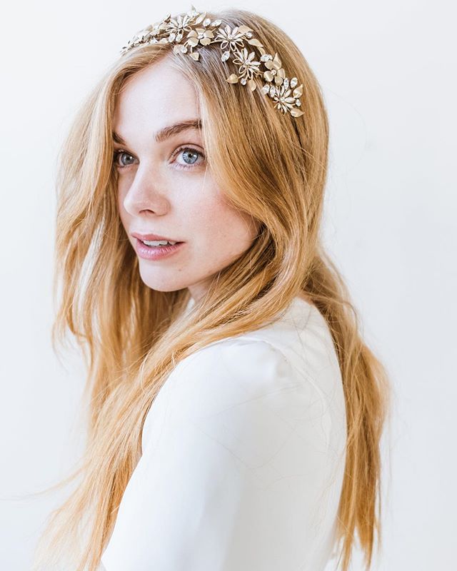 Looking at wedding season like ✨
Brides, I'm all booked up for this summer -- thank you! But winter and 2018 brides, I'm booking! 
Photography | @karamercer.co / @_karamercer 
Model | @neal_haley 
Styling | @benjaminholtrop 
Hair accessories | @melin