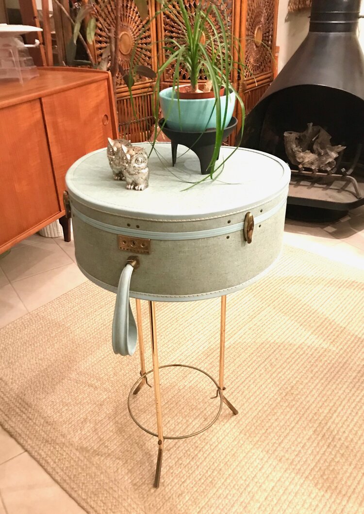 Vintage Hat Box & Metal Display Stand — dunepad