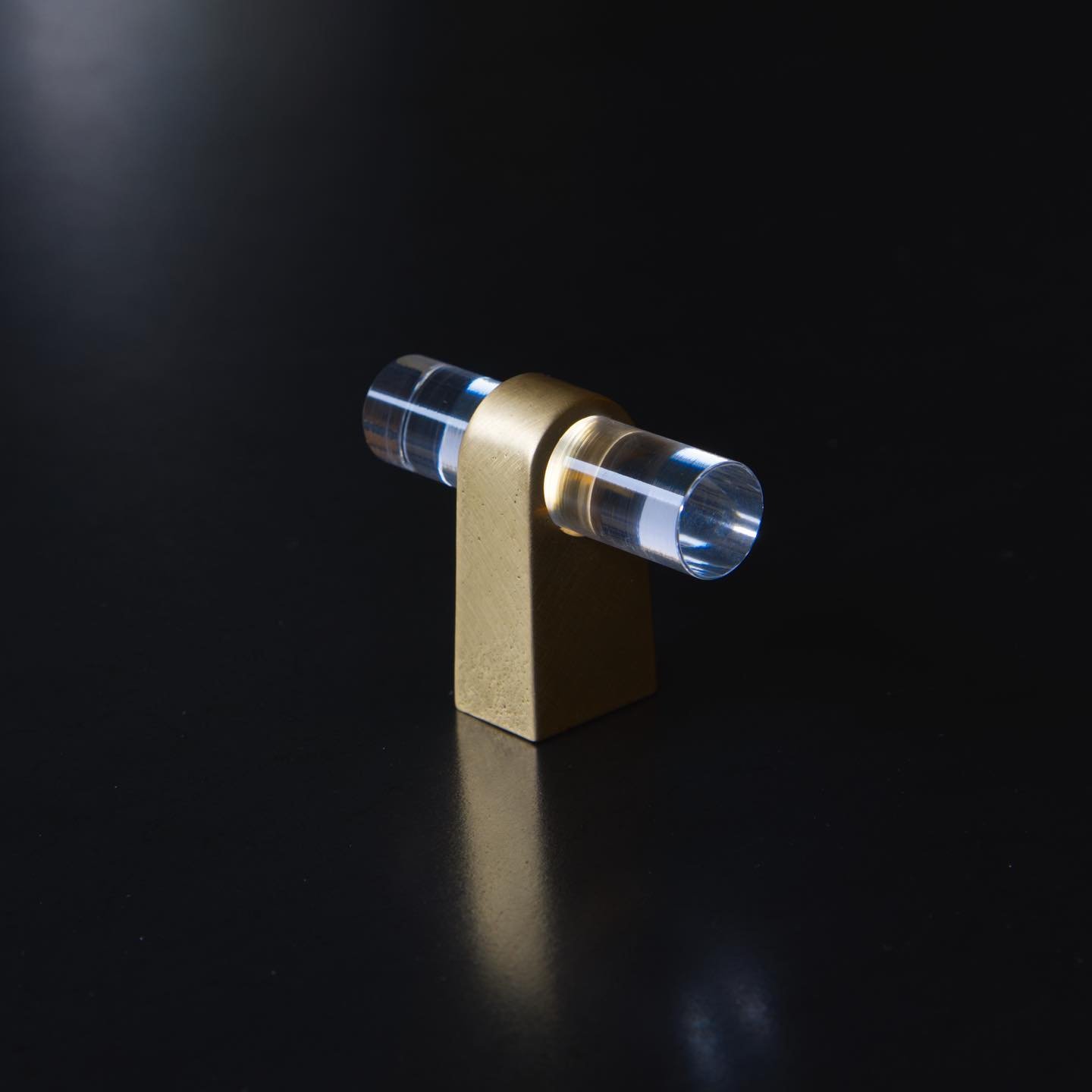 This custom @sunvalleybronze Lucite T-Pull was created in collaboration with @massuccowarner for a project in Medina. 
&mdash;&mdash;&mdash;&mdash;&mdash;&mdash;
#mcnaedesignhardware #mcnaedesign #massuccowarner #sunvalleybronze #customhardware #cabi