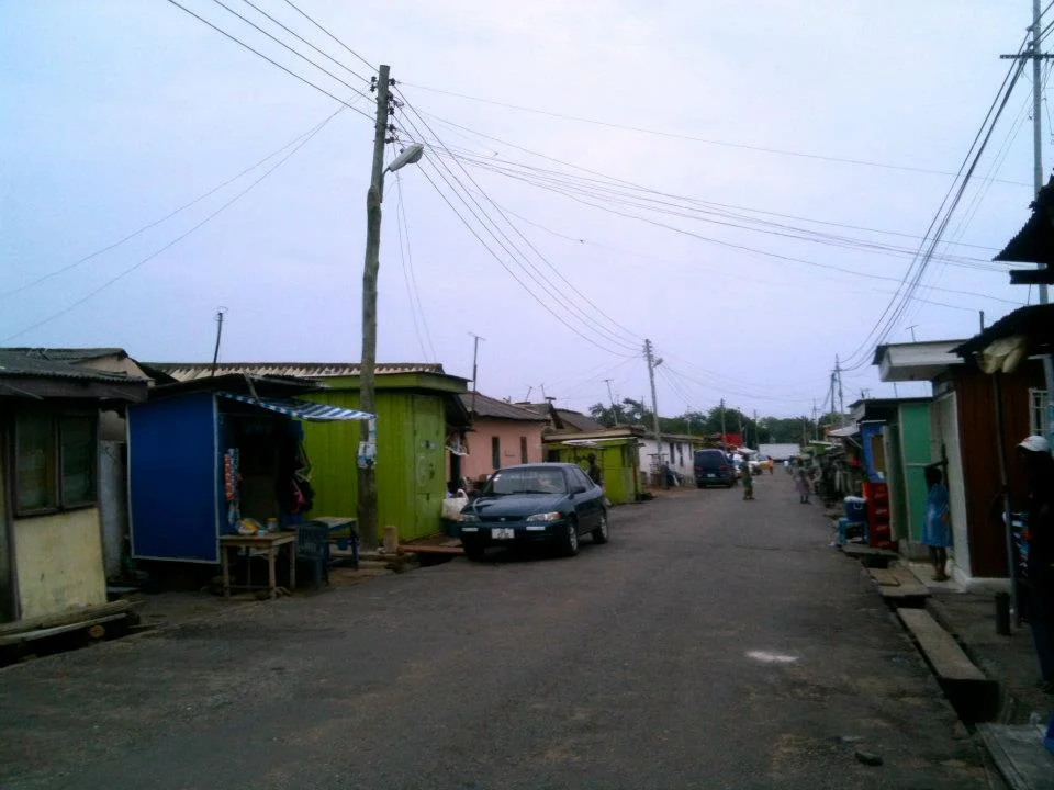 Chronicles of fieldwork in Luanda: understanding mobile engagements