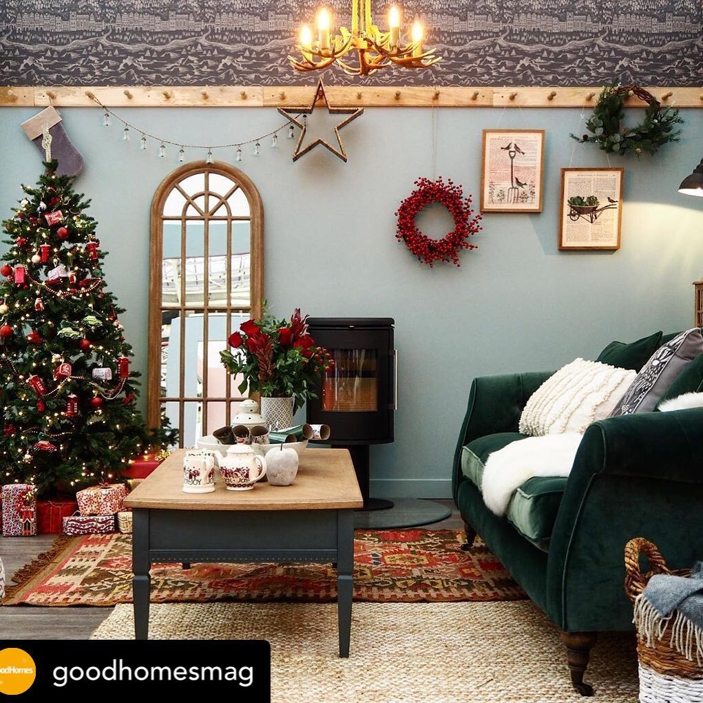 My prints are featured in this photoshoot for Good Homes Magazine this month. 
#prints #vintageprints #artprints #natureprints #goodhomesmagazine #design #kingandmcgaw #interiorart #art #christmasphotoshoot #arttobuy #style #traditionaldesign #framed