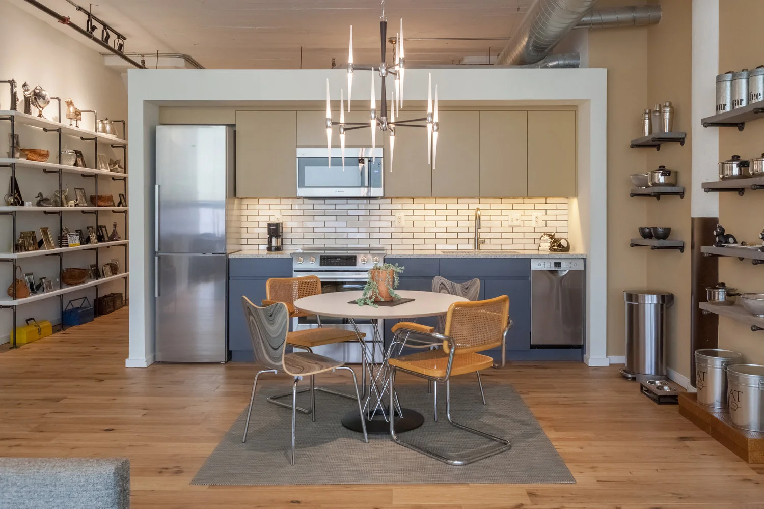 Simple Ways to Conserve Space in a Small Kitchen