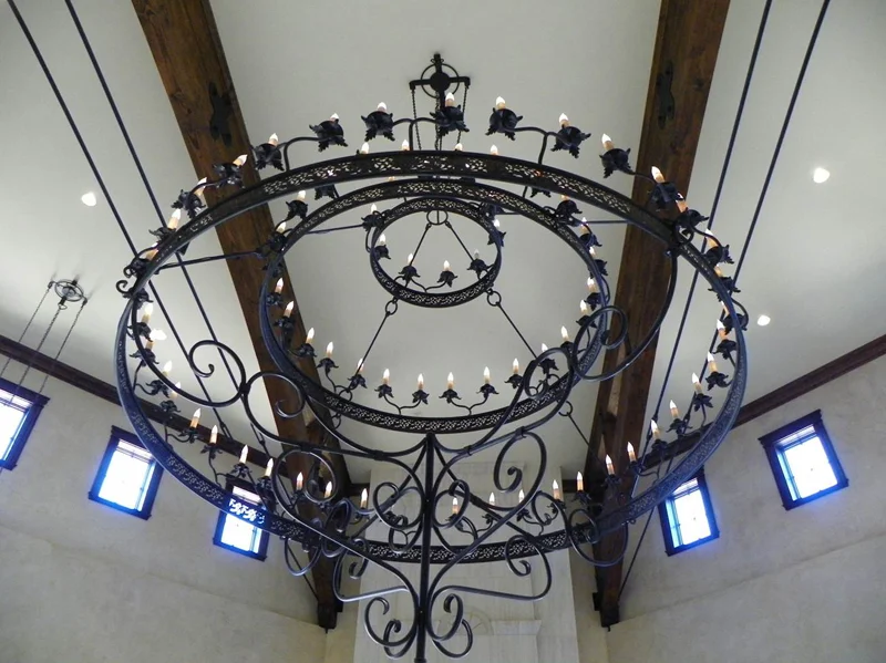 chandelier10big.jpg