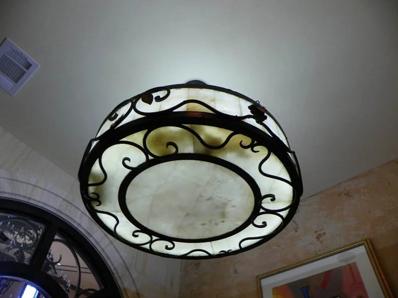 chandelier9big.jpg