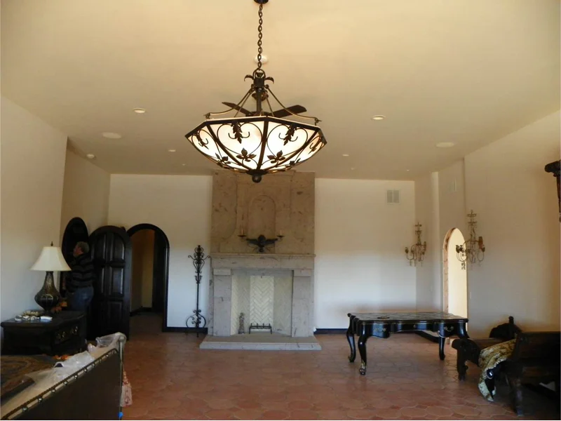 chandelier1big.jpg