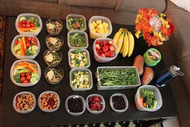An example of Sunday meal planning for the week ahead, from NutraCarina .