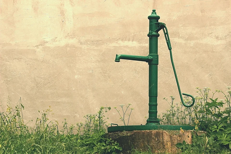 Warming up primes the pathways between your muscles and your brain, much like an old-timey well pump thing.