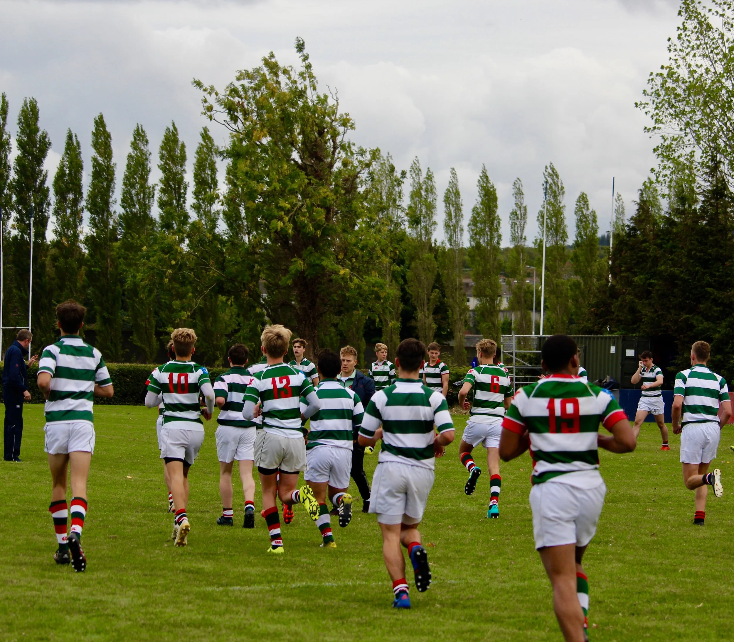 rugby-team-victory-1663525.jpg