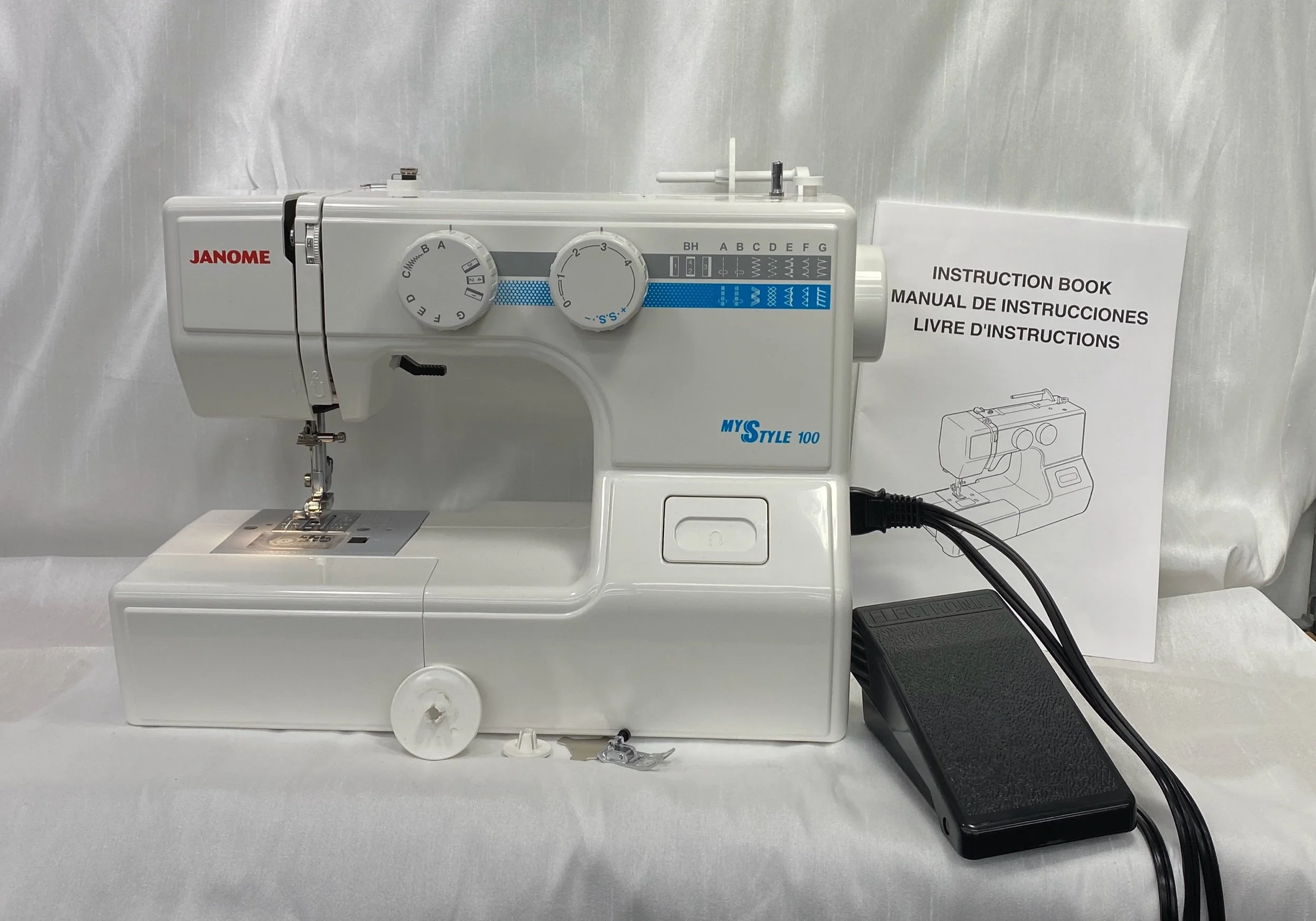 Janome Used Sewing Machine beginner friendly for sewing quilting and DIY