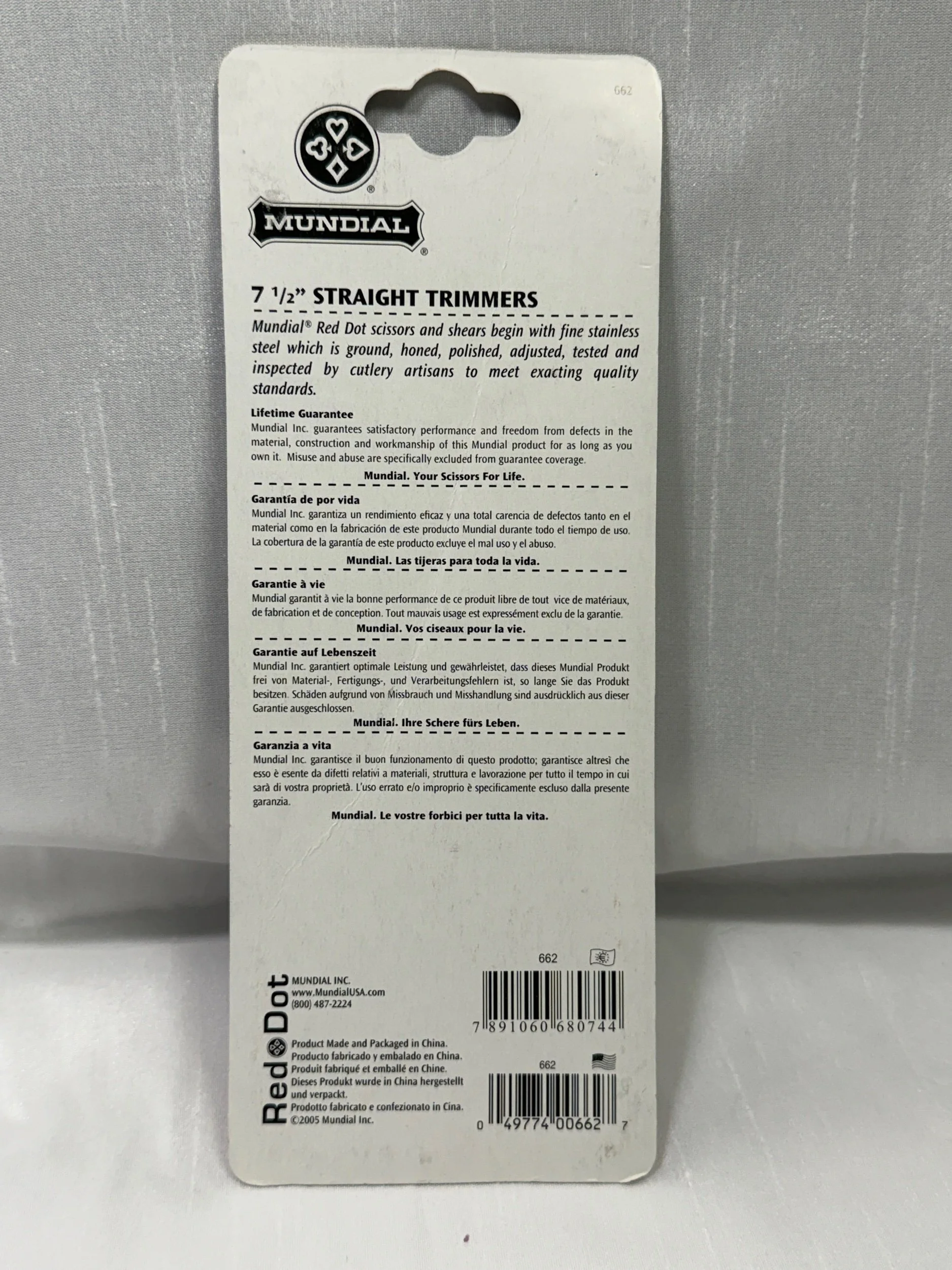 Mundial Scissor for sewing crafts quilting and all purpose sewing. Light weight and comfortable for all sewing projects