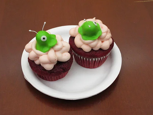 Brain slug cupcakes