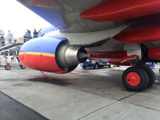 (Under) Airplane photography.