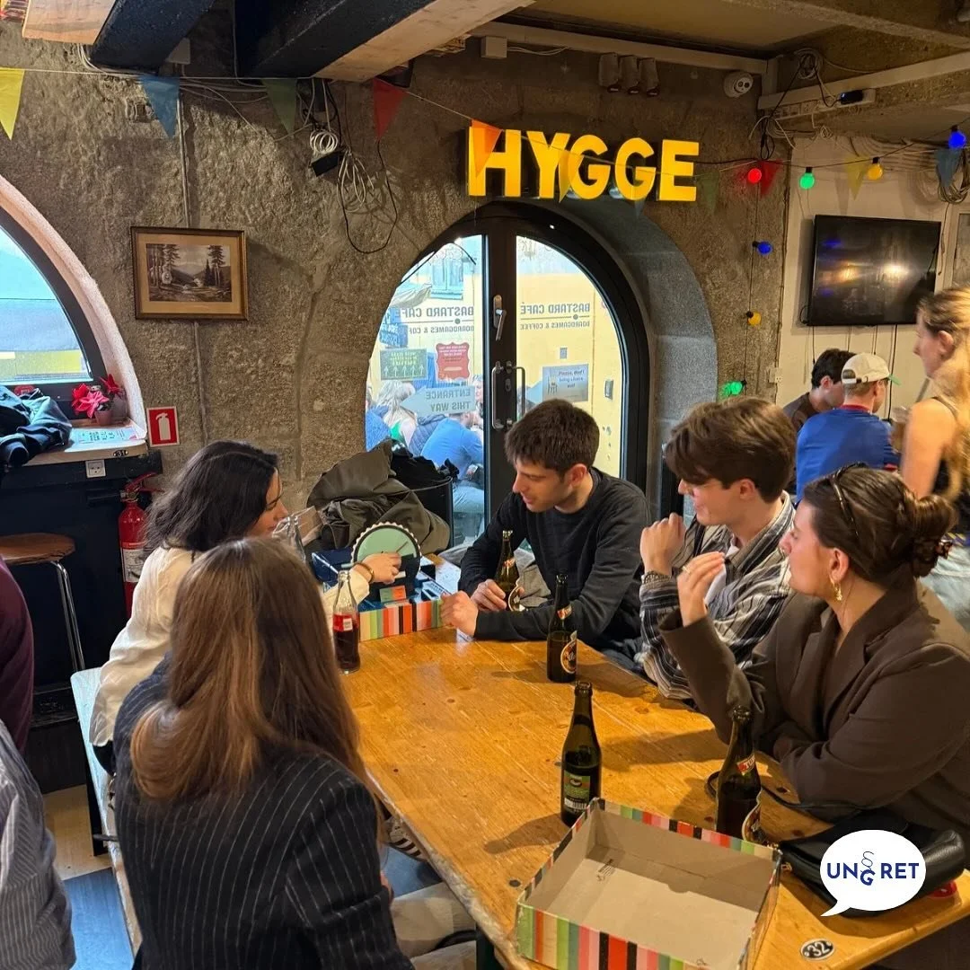 Hver mandag er vores dedikerede team af 9 jura- og erhvervsjurastuderende klar til at hj&aelig;lpe dig med juridiske sp&oslash;rgsm&aring;l &ndash; helt gratis! 🖥️

Vi m&oslash;des hver uge for at besvare henvendelser og give juridiske r&aring;d, sa