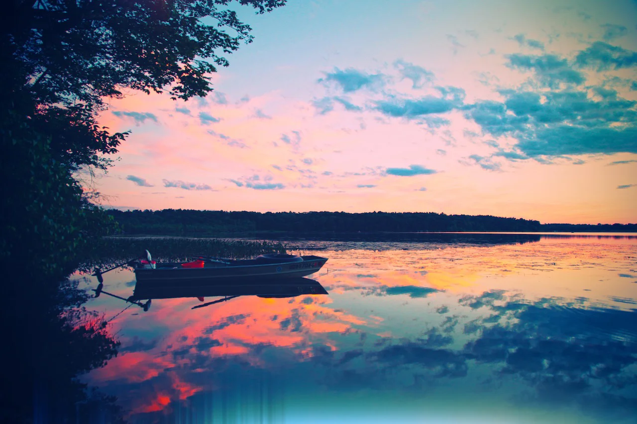 Travel photography of Ponkapoag, MA, US taken by Geena Matuson @geenamatuson #thegirlmirage.