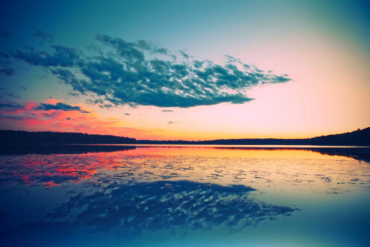 Travel photography of Ponkapoag, MA, US taken by Geena Matuson @geenamatuson #thegirlmirage.