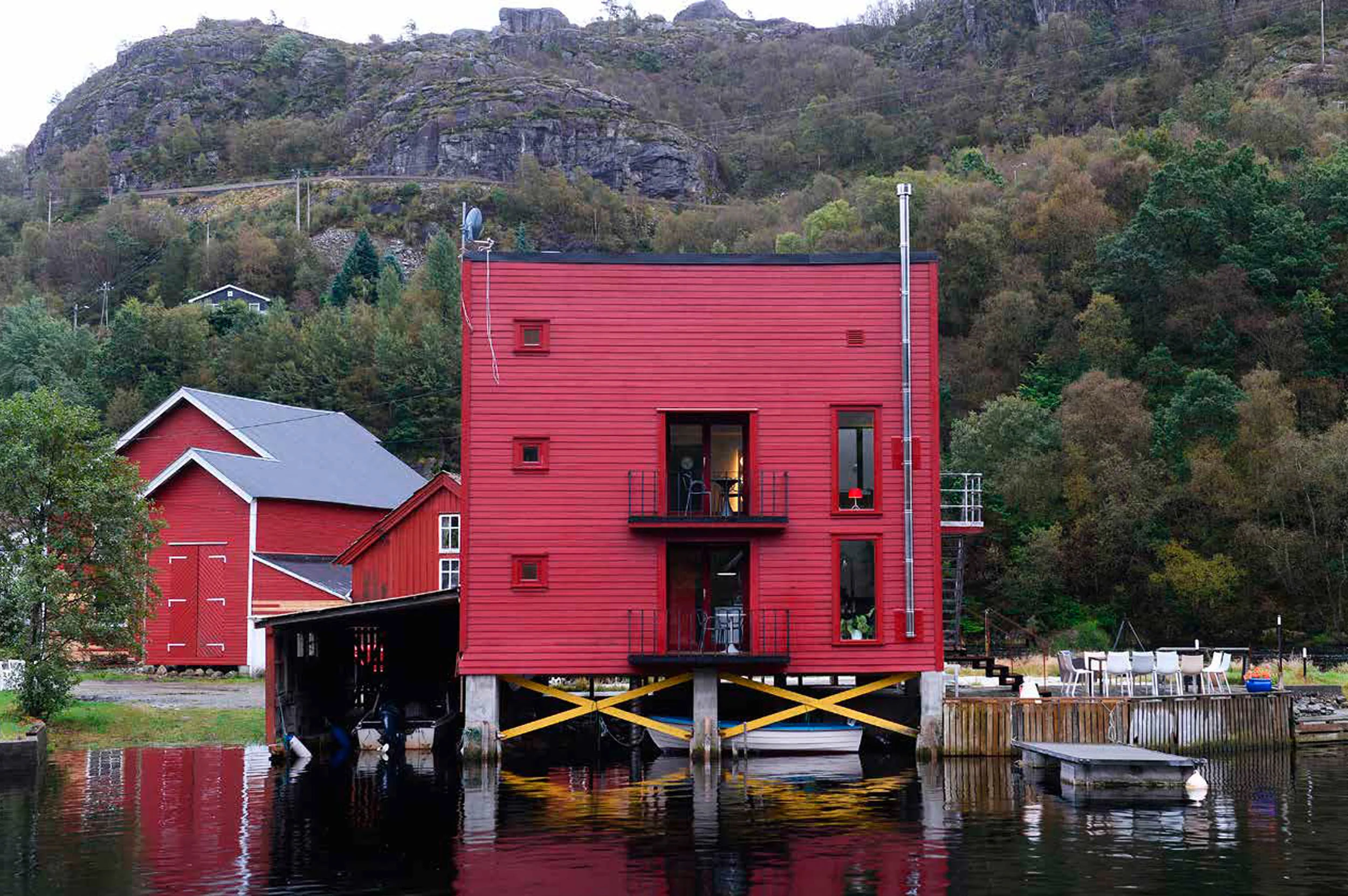 Logbua-1.jpg