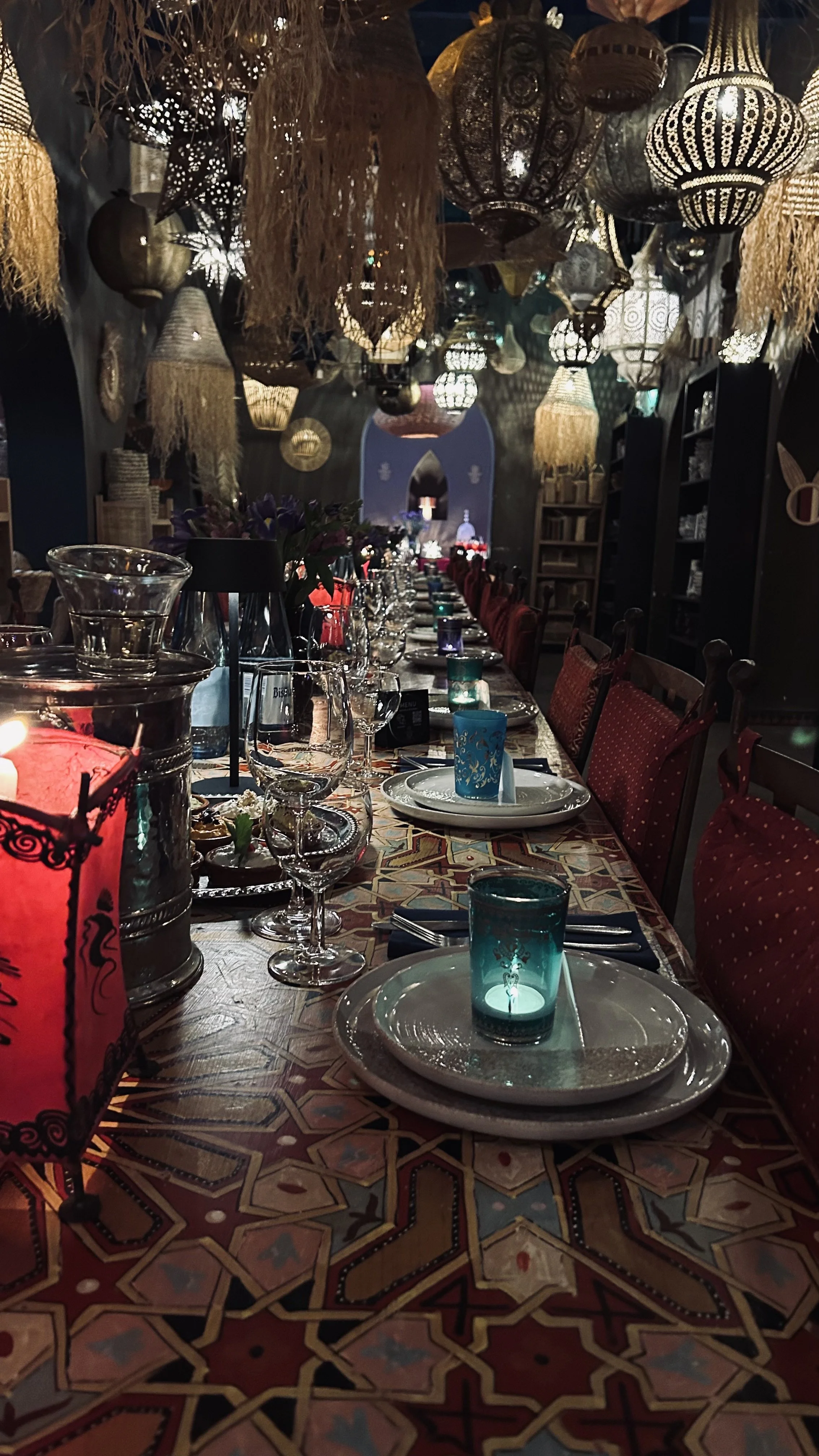 Tafel mit Lichterdeko.jpg