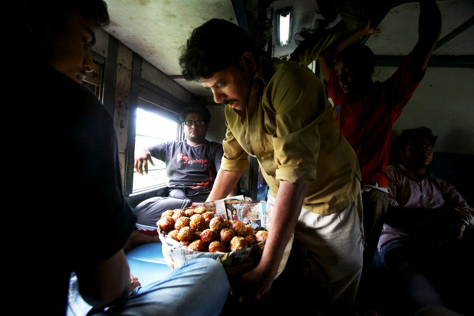 Train vendor, India