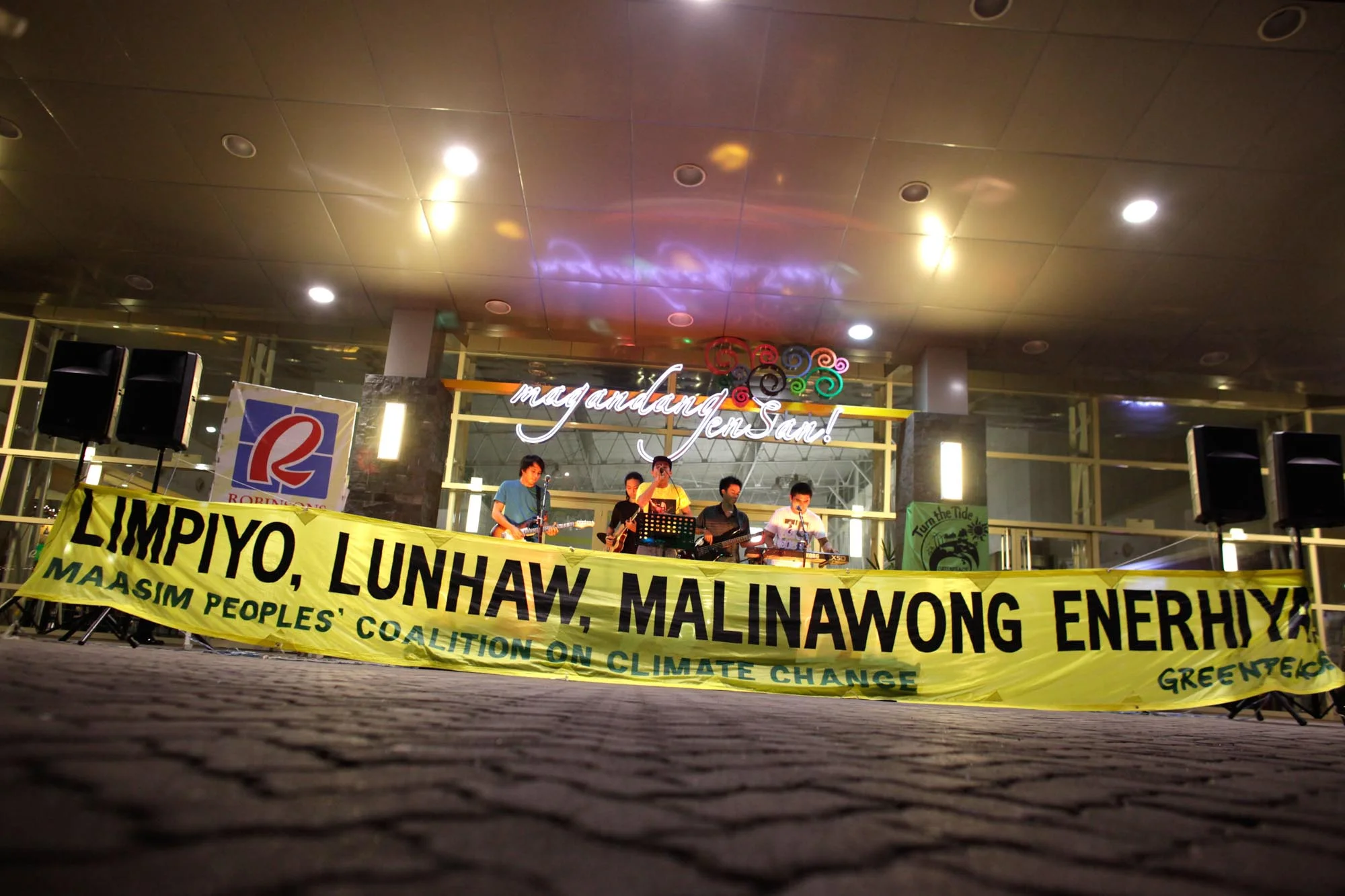 Greenpeace11653A_2010_ForWeb.jpg