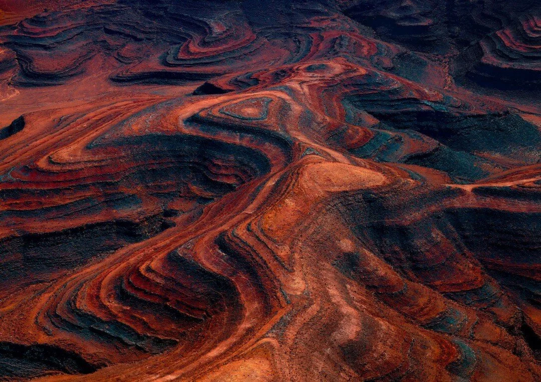 // the rhythm of the earth's pulse
.
#art / #photography: #leahkennedy (@leah_h_kennedy)
.
.
.
#escforescent #rhythm #earth #pulse #tangible #tactile #invisible #visible #time #slow #flow #free #form #process #tectonic #touch #visual #movement
