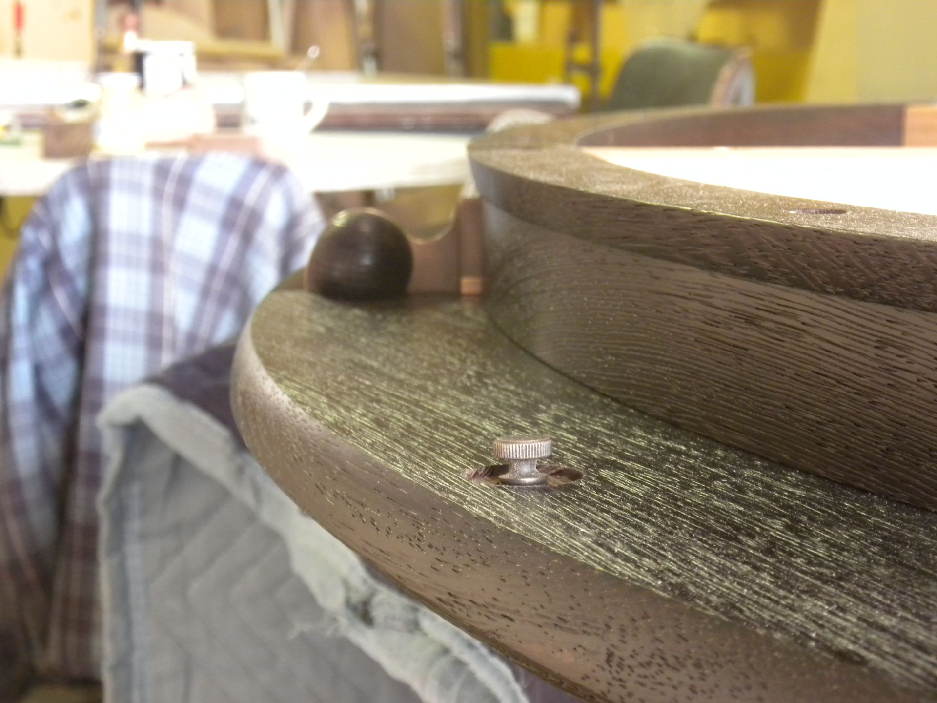 Knurled knobs