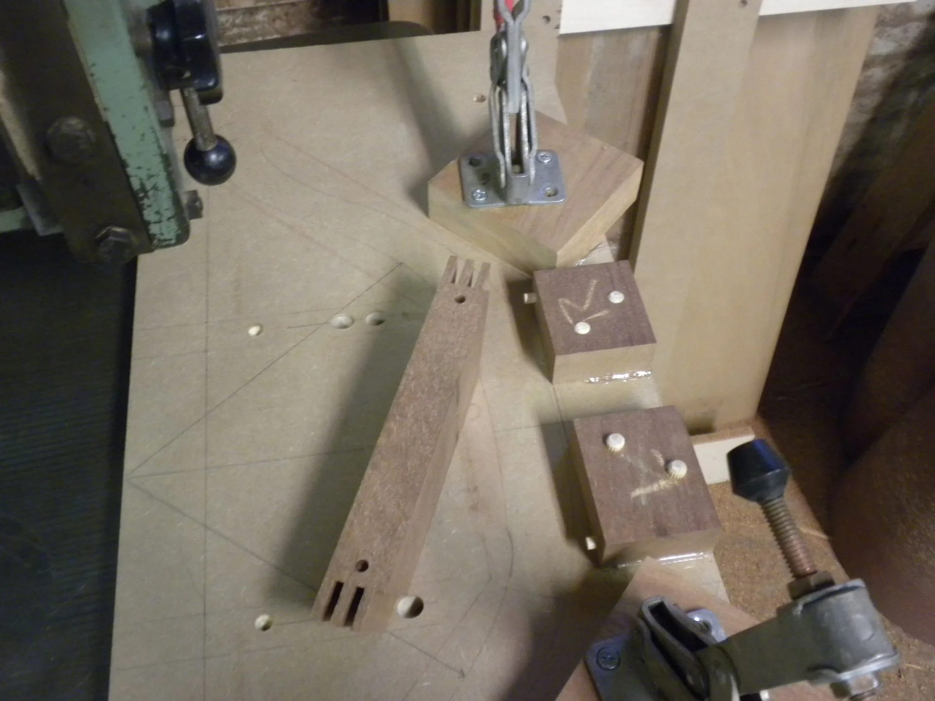 Centerof the crest rail