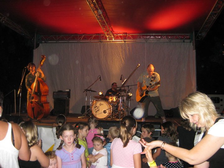 Wesley Goodlet Jamboree Scouts performing at Perth Zoo in 2012.