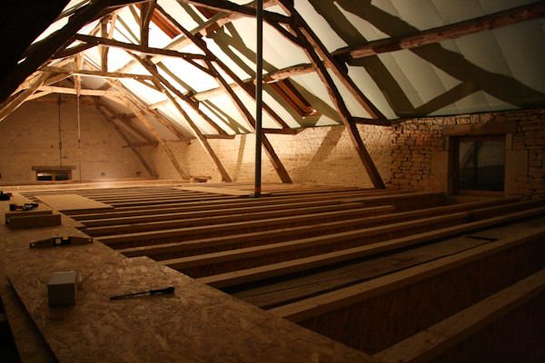 Phase 2 already well underway in the Gabillou barn