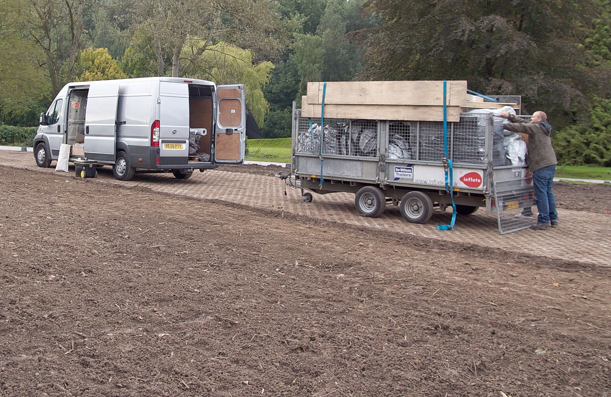 The whole structure, arriving on site on a small trailer
