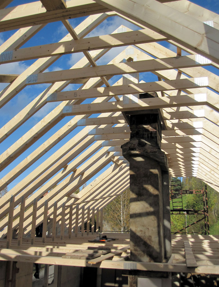 The upgraded roof, under construction.