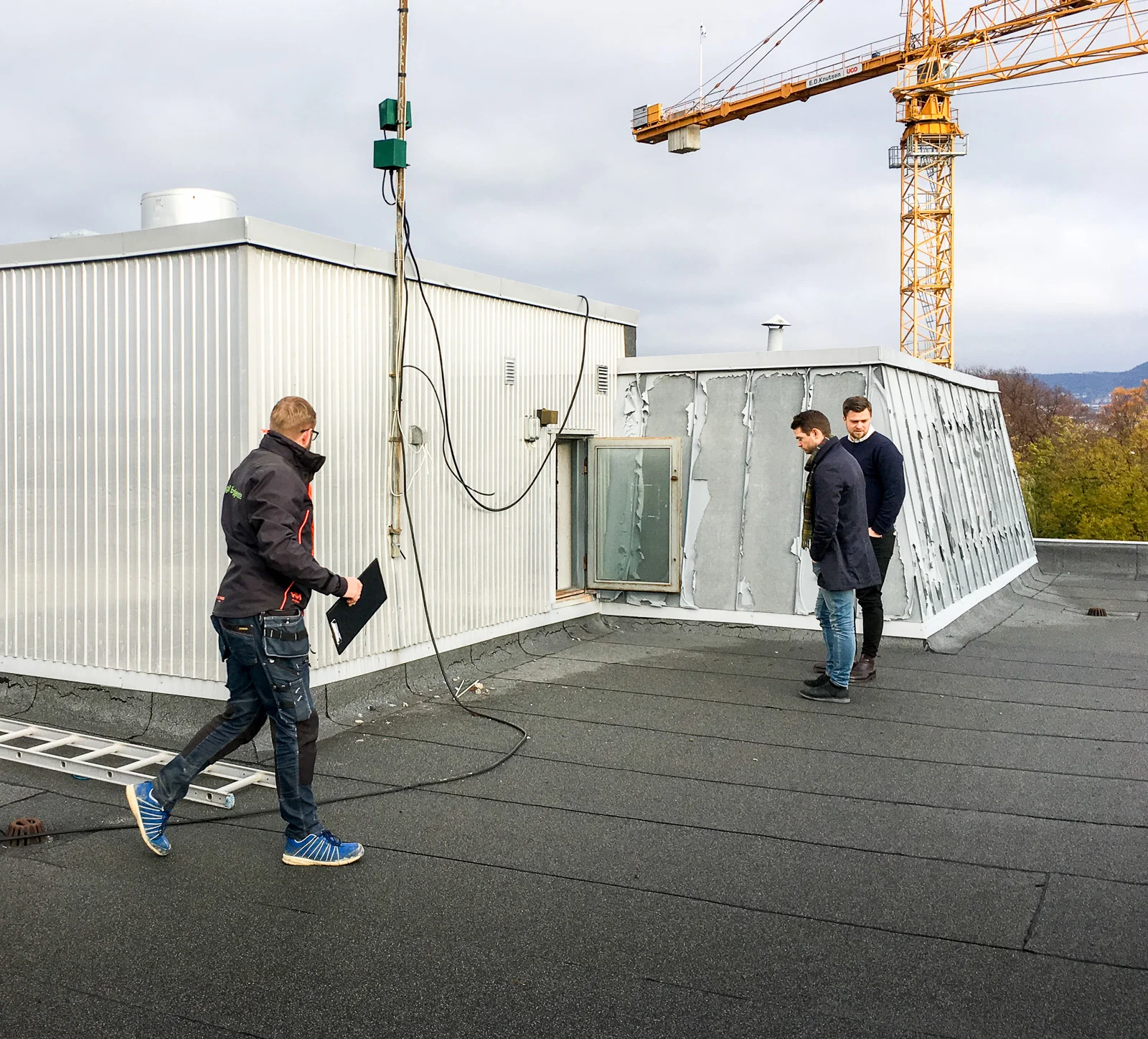 The existing roof terrace, currently not accessible.