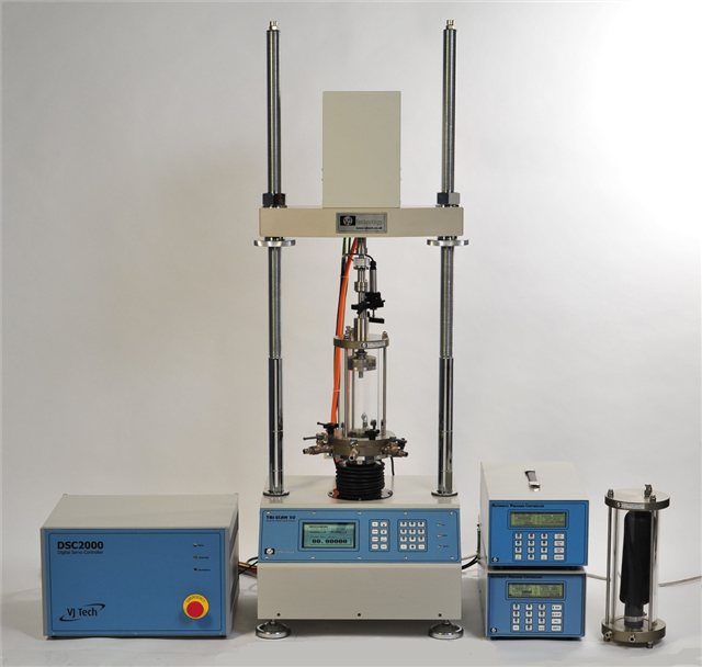 A multi axis test system setup using the DSC2000 dynamic controller