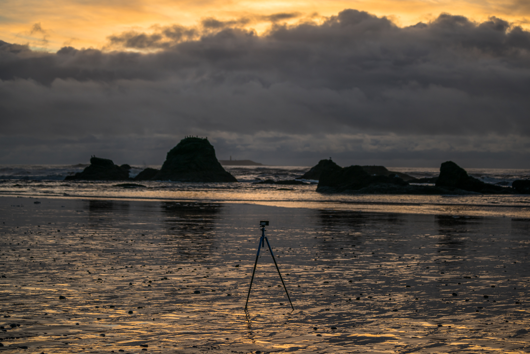 Taking in the day’s last light at Ruby Beach, as my Globetrotter Air shoots a photo timelapse of the waves and sea stacks.